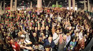 Crowd_FishEyeLens_800-2
